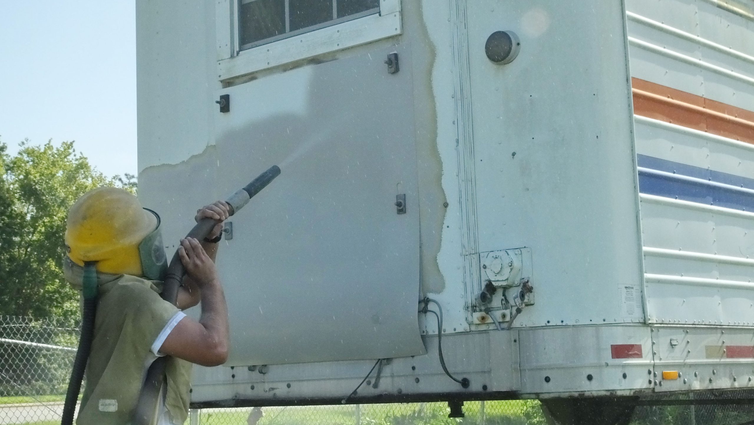 Aluminum_Tractor_trailer_sandblast_paint_removal-04