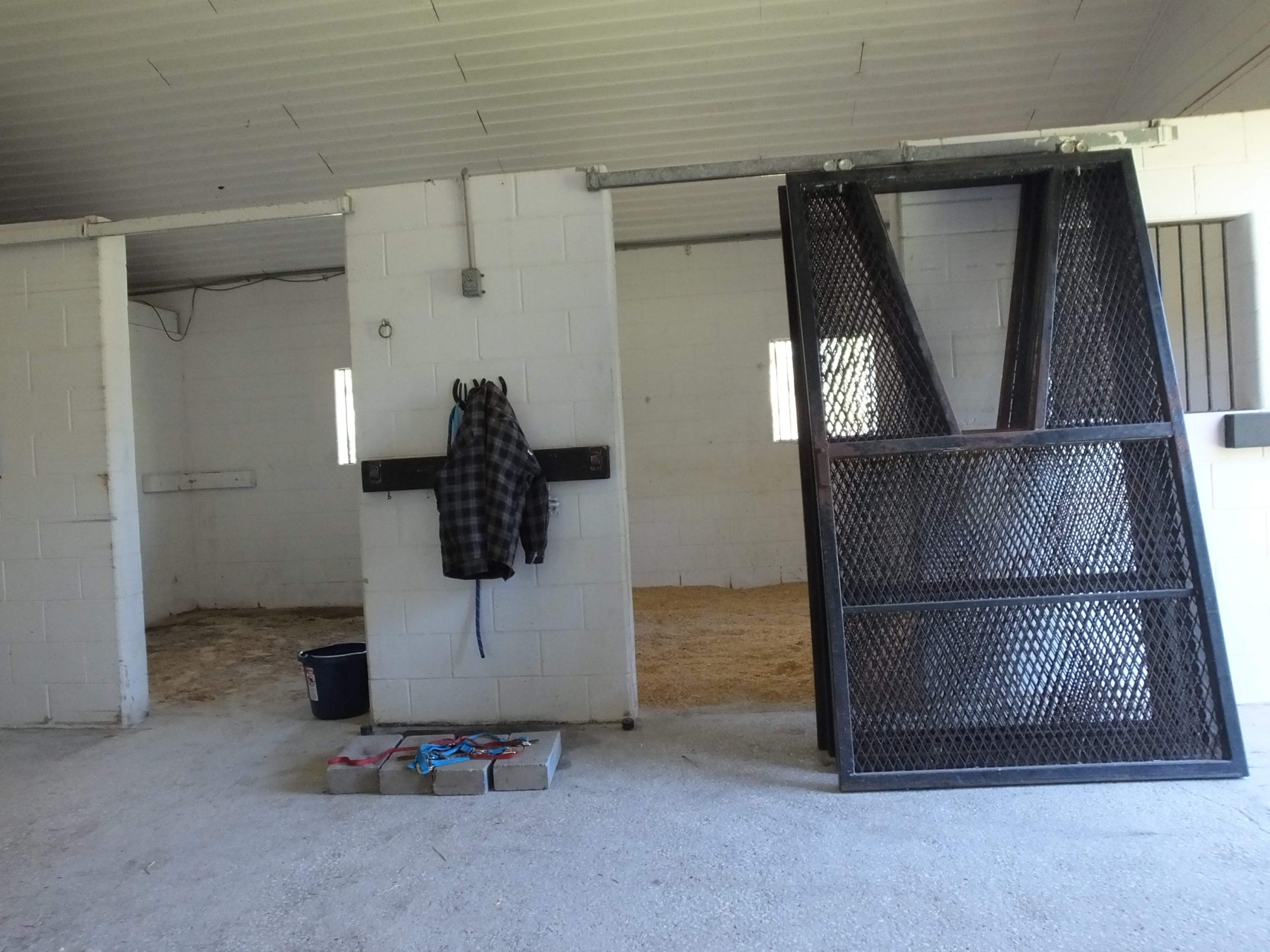 Barn_stall_doors_sandblasting-01