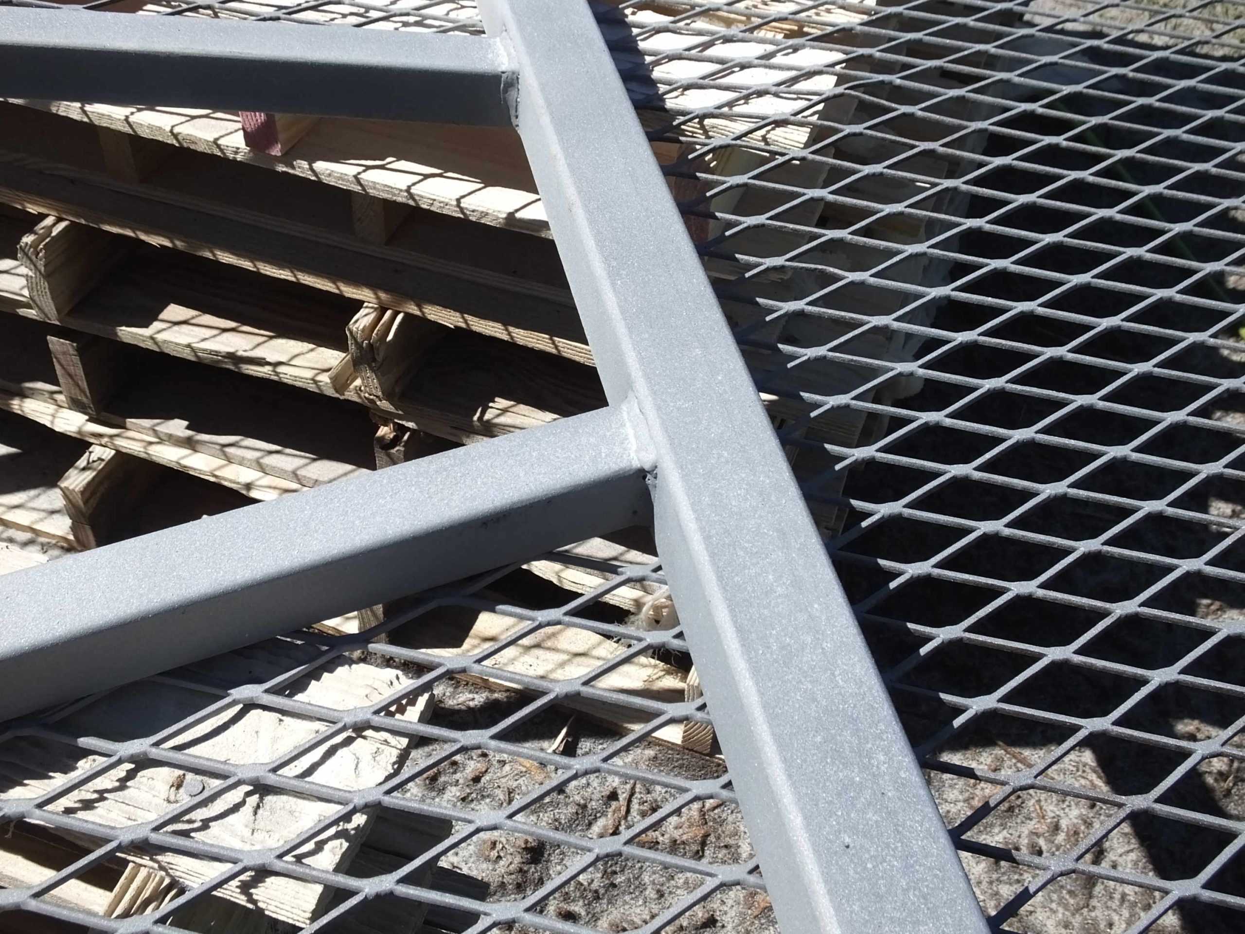 Barn_stall_doors_sandblasting-06