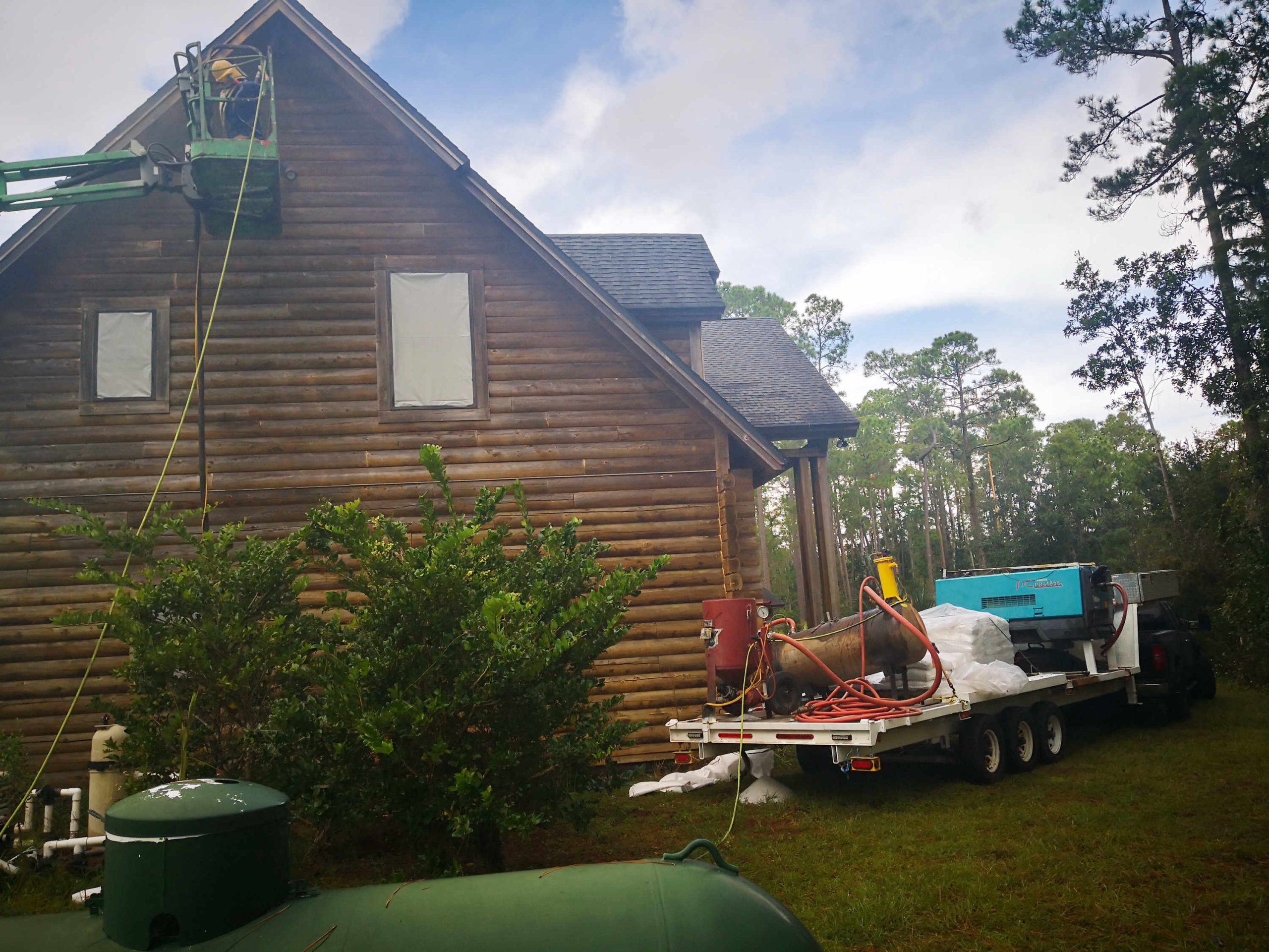 Log_cabin_house_sandblasting_stain_removal_restoration_01